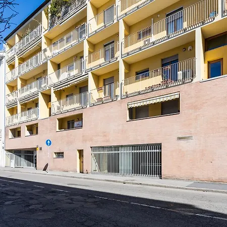 Four Bedroom Near Metro * Milão