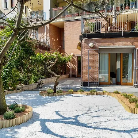 Four Bedroom Near Metro Apartamento
